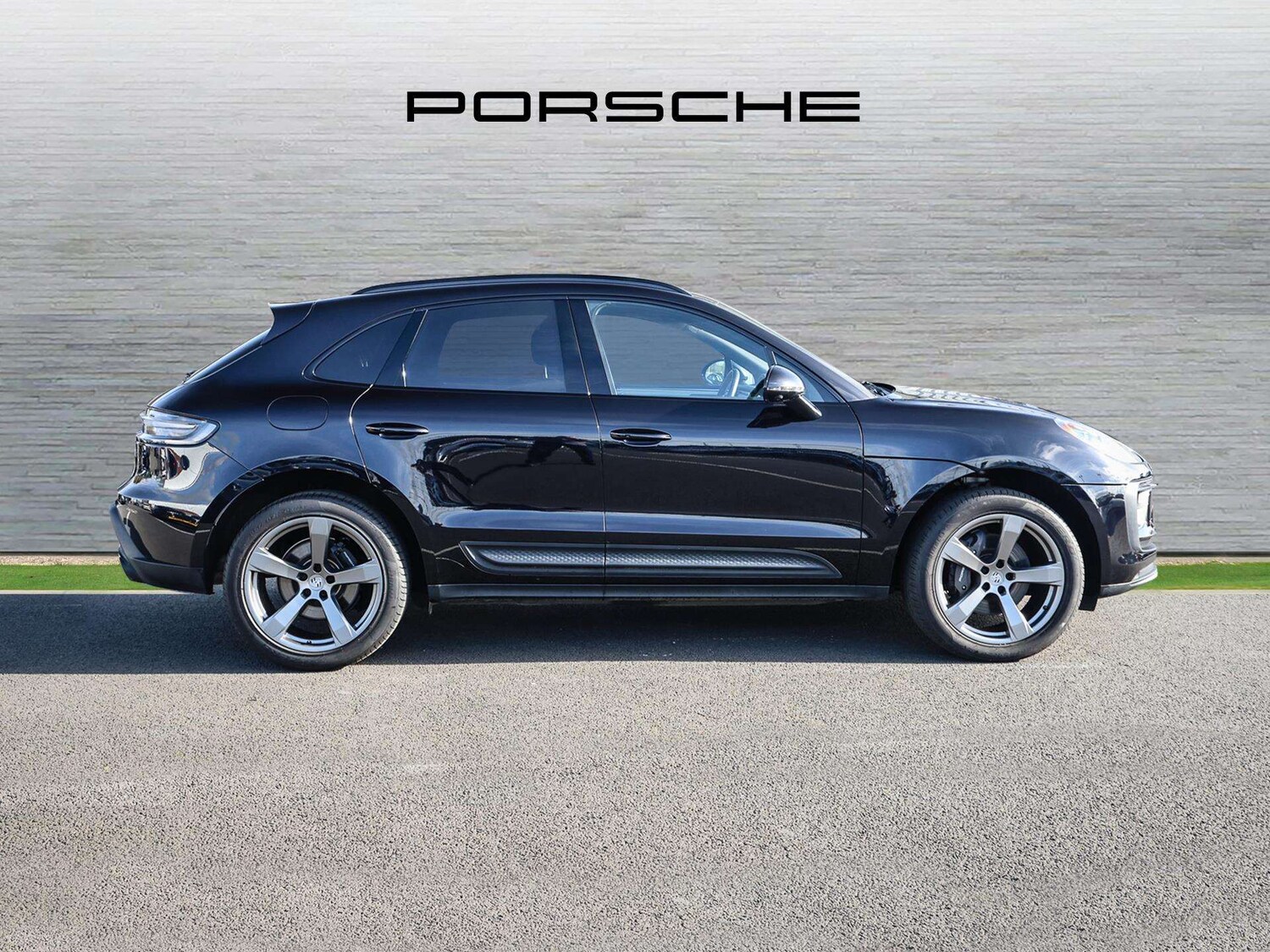 Used Porsche Macan 2023 for sale - 77649018: Photo 7