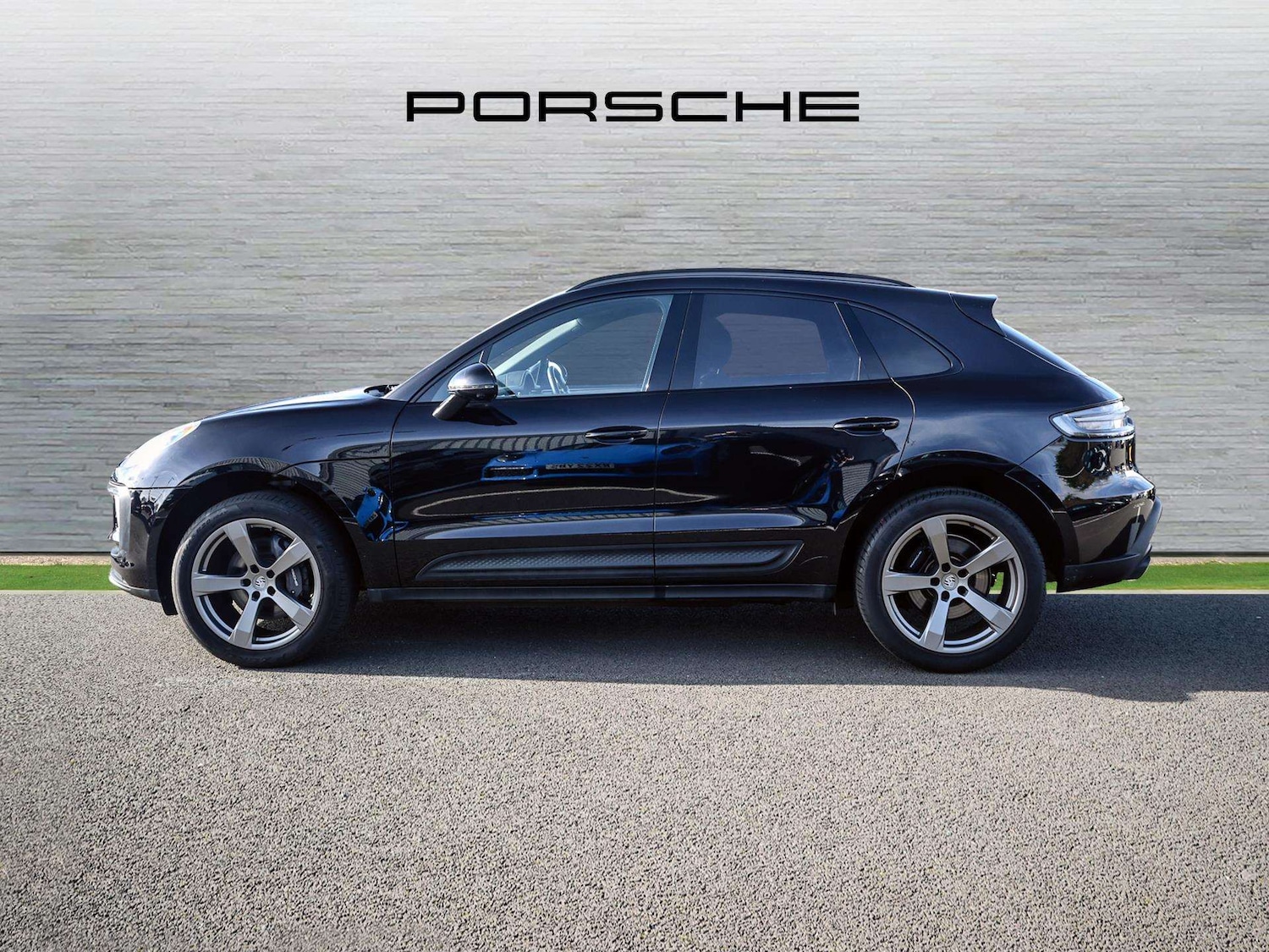 Used Porsche Macan 2023 for sale - 77649018: Photo 8