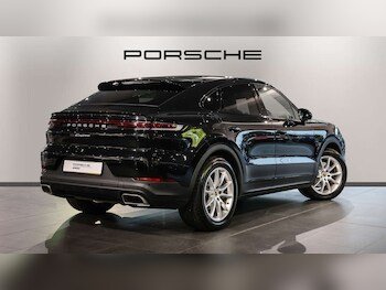 Used Porsche Cayenne 2024 for sale - 77232974: Photo