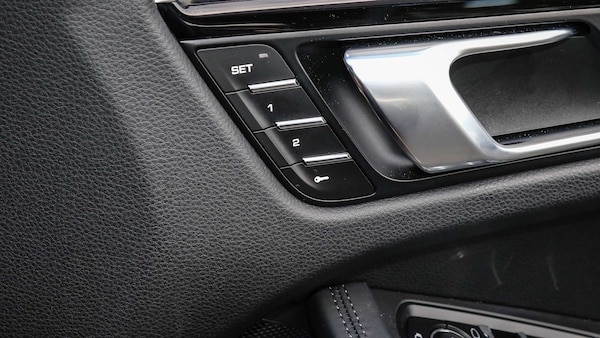 Used Porsche Macan 2020 for sale - 76075275: Photo 24