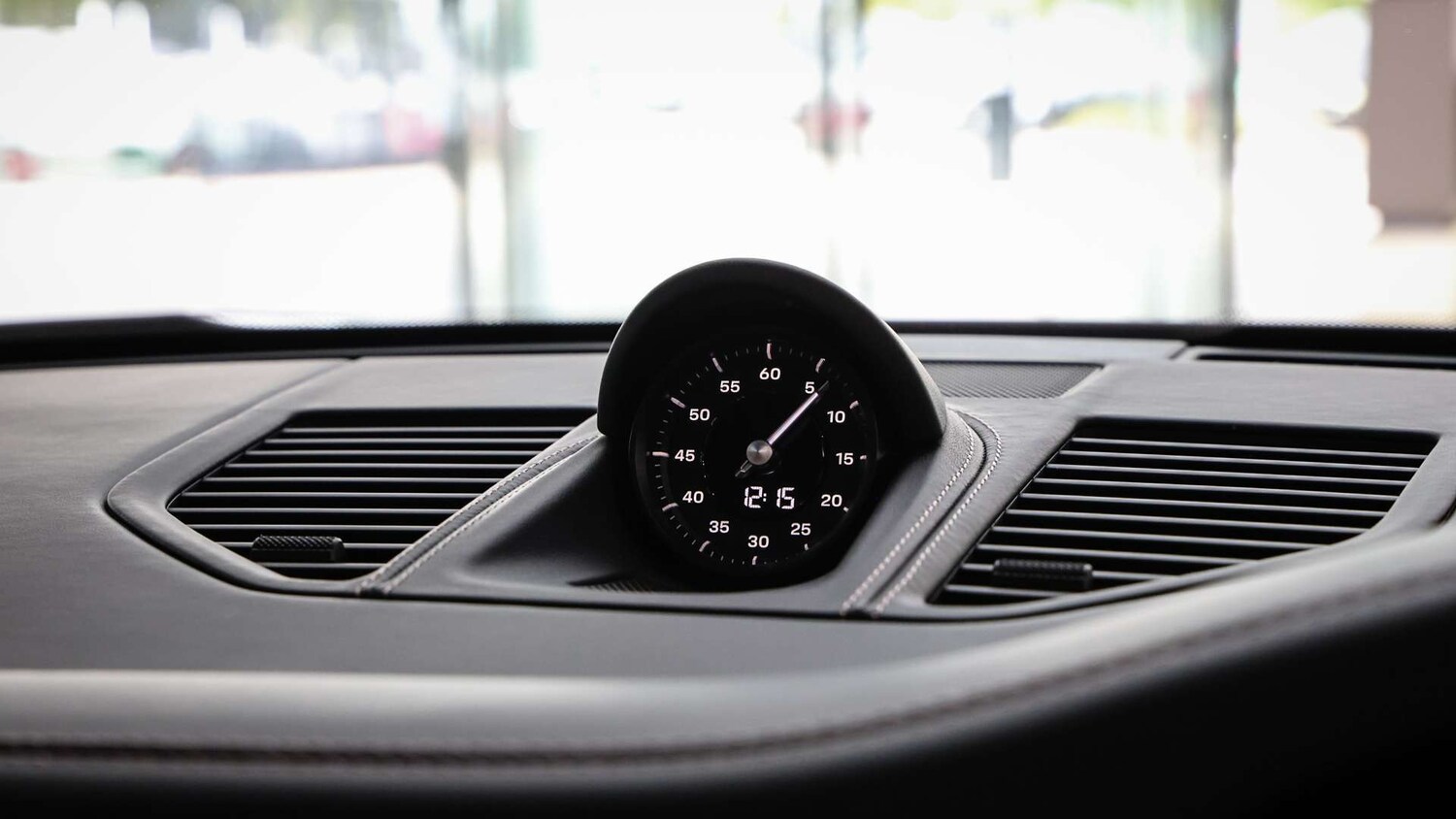 Used Porsche Cayenne 2025 for sale - 76045201: Photo 12