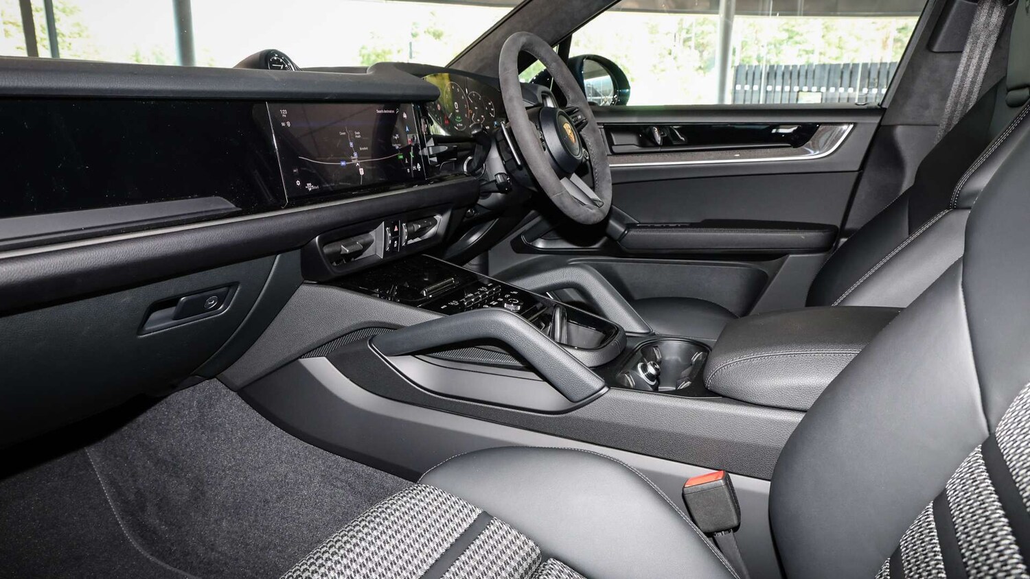 Used Porsche Cayenne 2025 for sale - 76045201: Photo 15