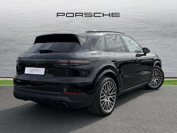 Used Porsche Cayenne 2023 for sale - 79702338: Photo