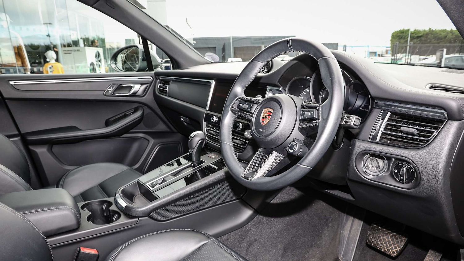 Used Porsche Macan 2023 for sale - 76610519: Photo 12