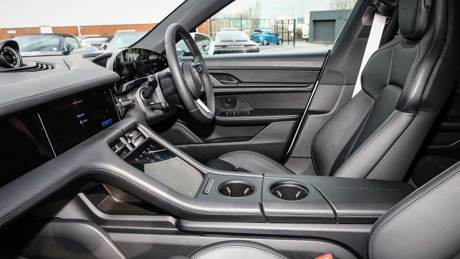 Used Porsche Taycan 2025 for sale - 77526995: Photo 11