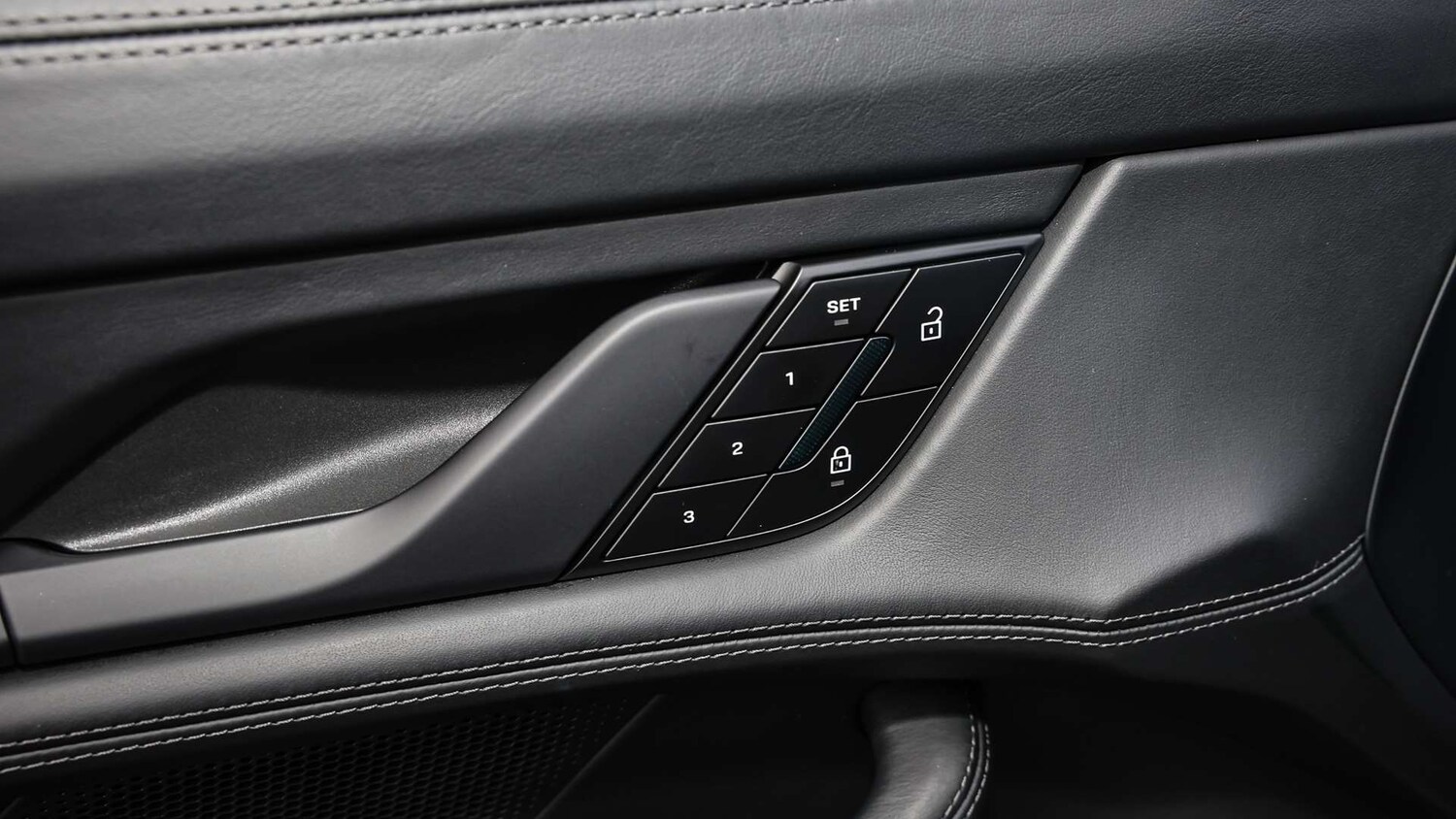 Used Porsche Taycan 2025 for sale - 77526995: Photo 23