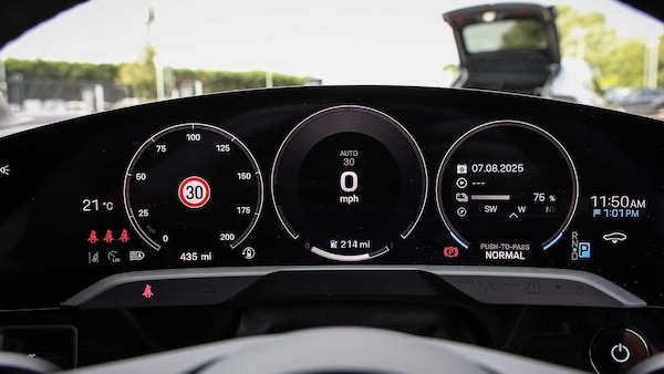 Used Porsche Taycan 2025 for sale - 75679779: Photo 17