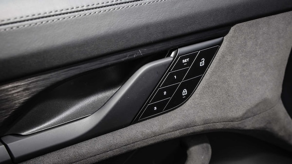 Used Porsche Taycan 2025 for sale - 75679779: Photo 23