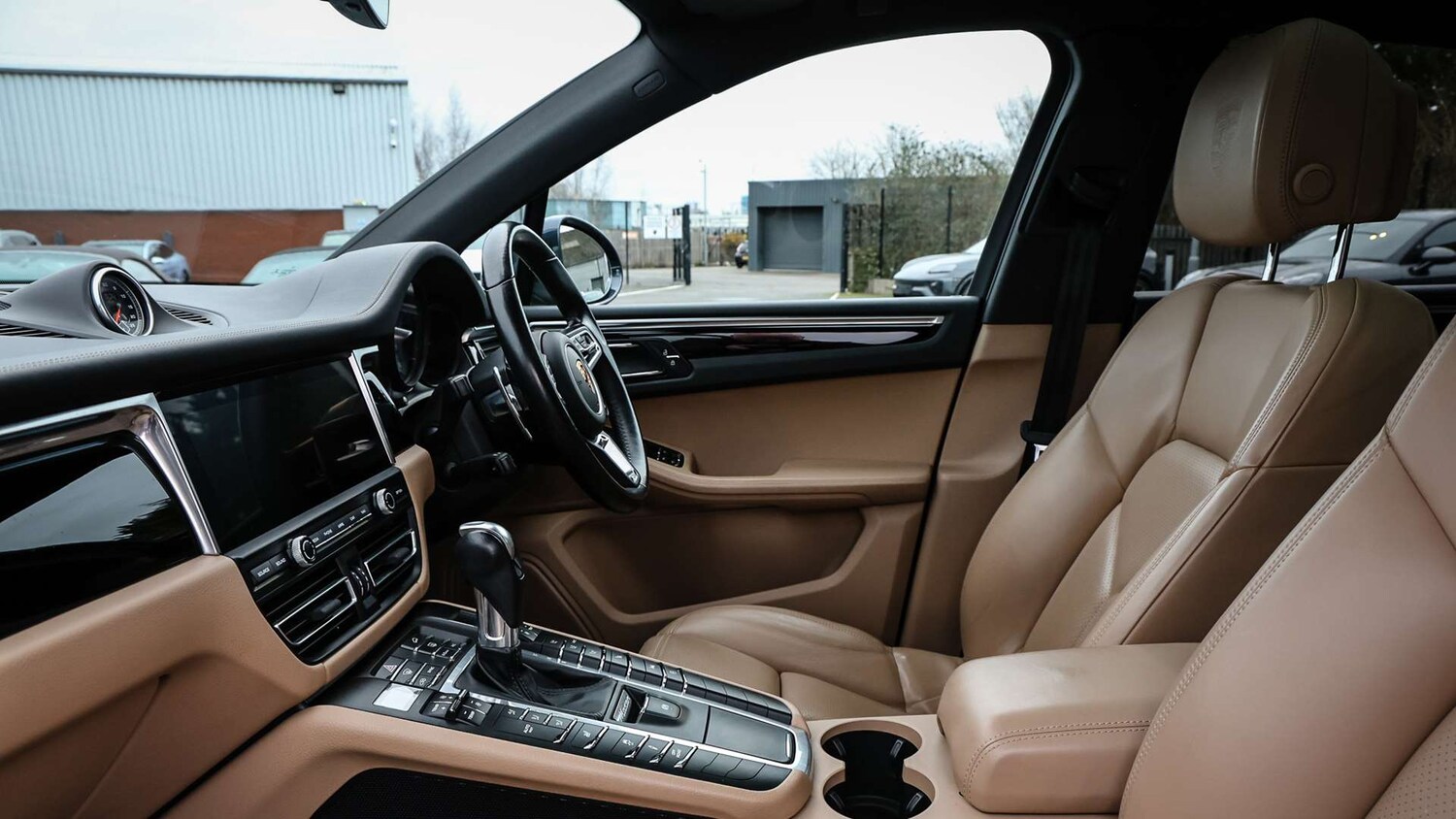 Used Porsche Macan 2021 for sale - 77661226: Photo 11