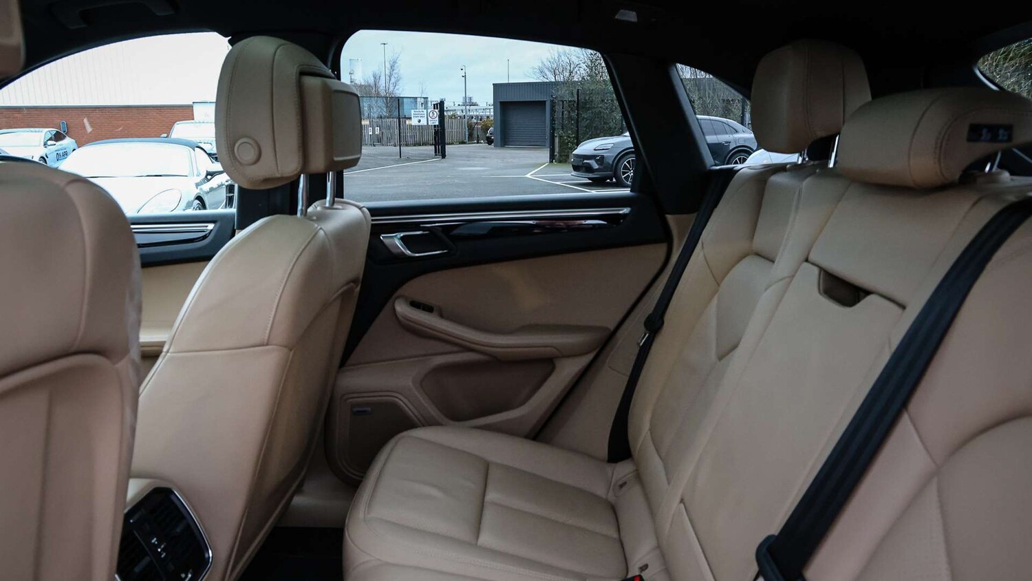 Used Porsche Macan 2021 for sale - 77661226: Photo 15