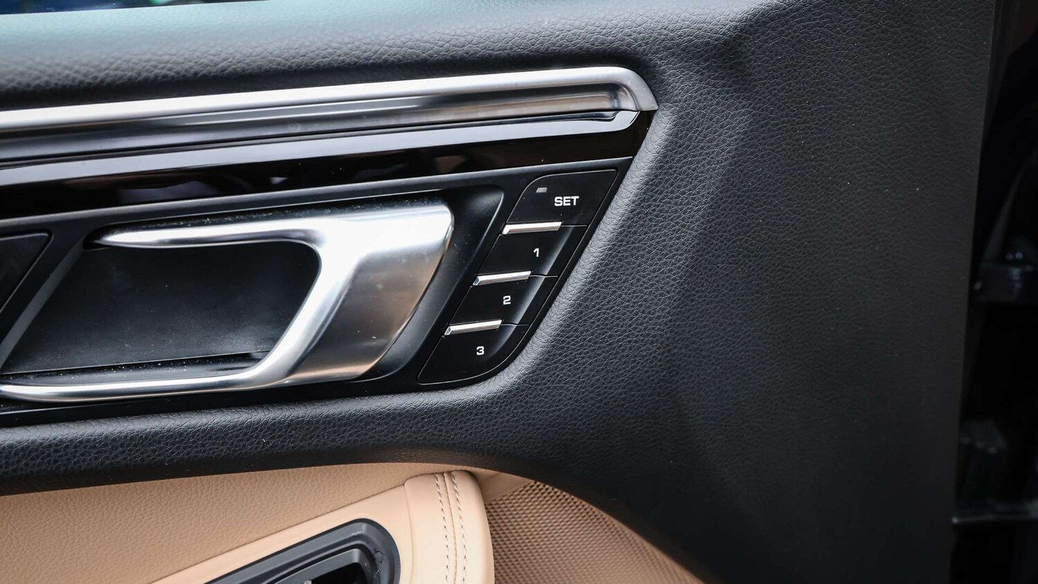 Used Porsche Macan 2021 for sale - 77661226: Photo 26