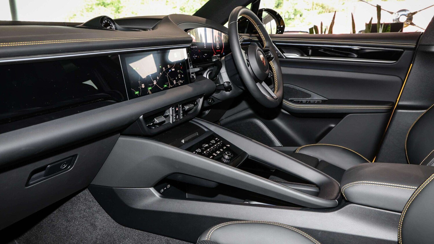 Used Porsche Macan 2025 for sale - 76141659: Photo 13