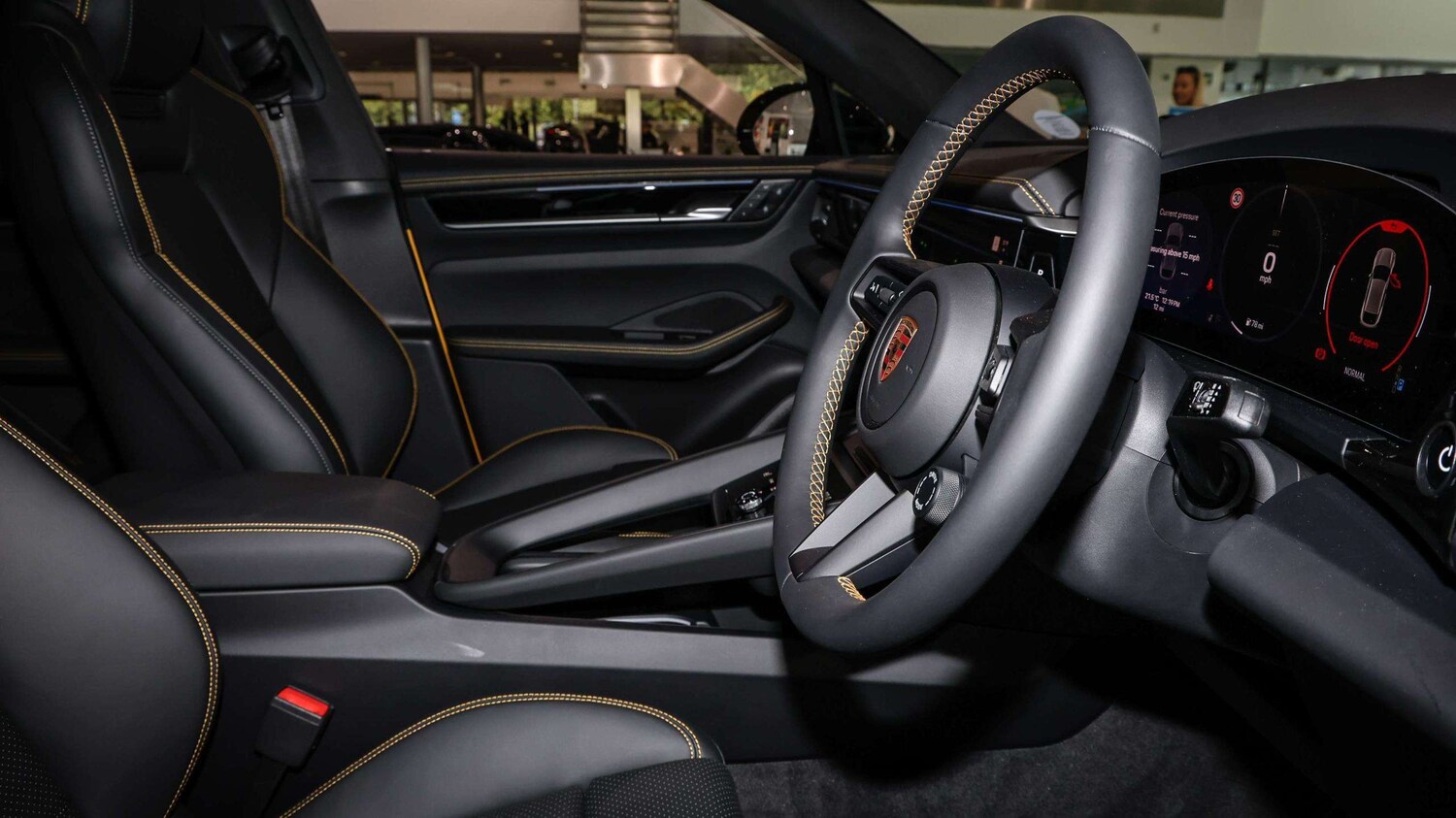 Used Porsche Macan 2025 for sale - 76141659: Photo 27