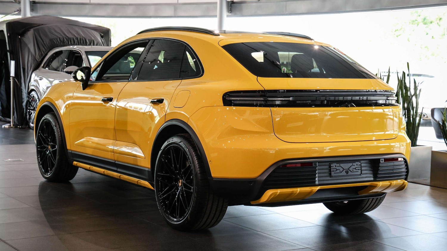 Used Porsche Macan 2025 for sale - 76141659: Photo 4