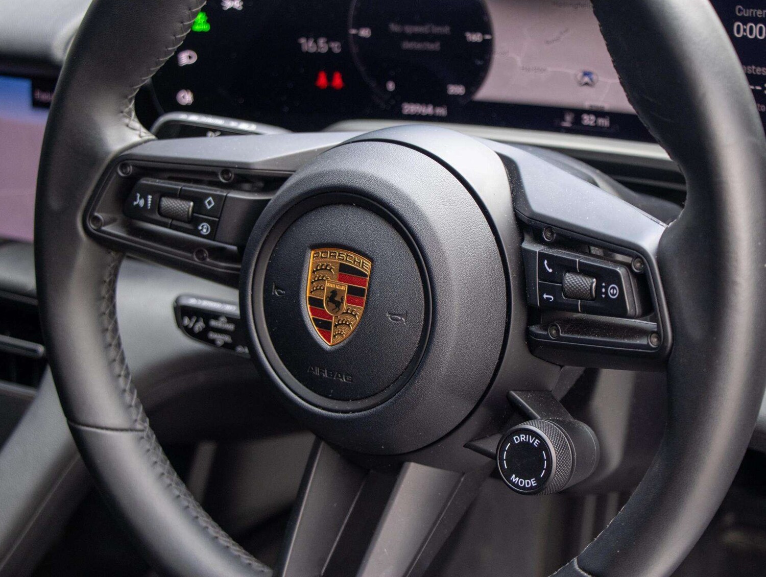 Used Porsche Taycan 2022 for sale - 77615358: Photo 13