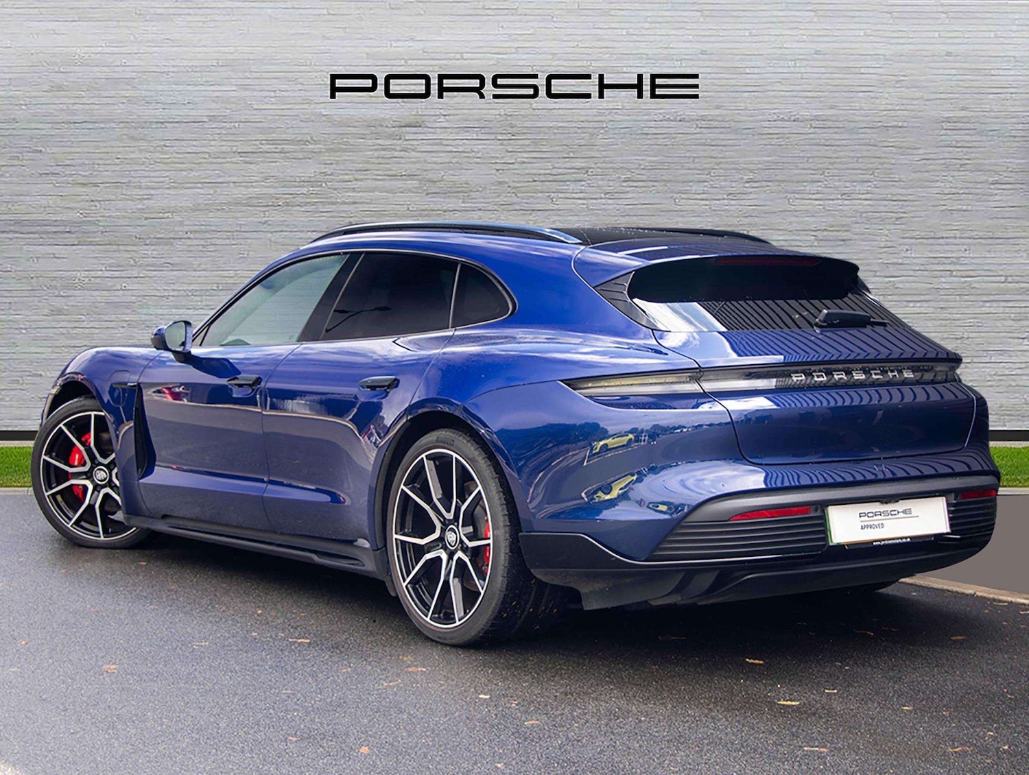 Used Porsche Taycan 2022 for sale - 77615358: Photo 3