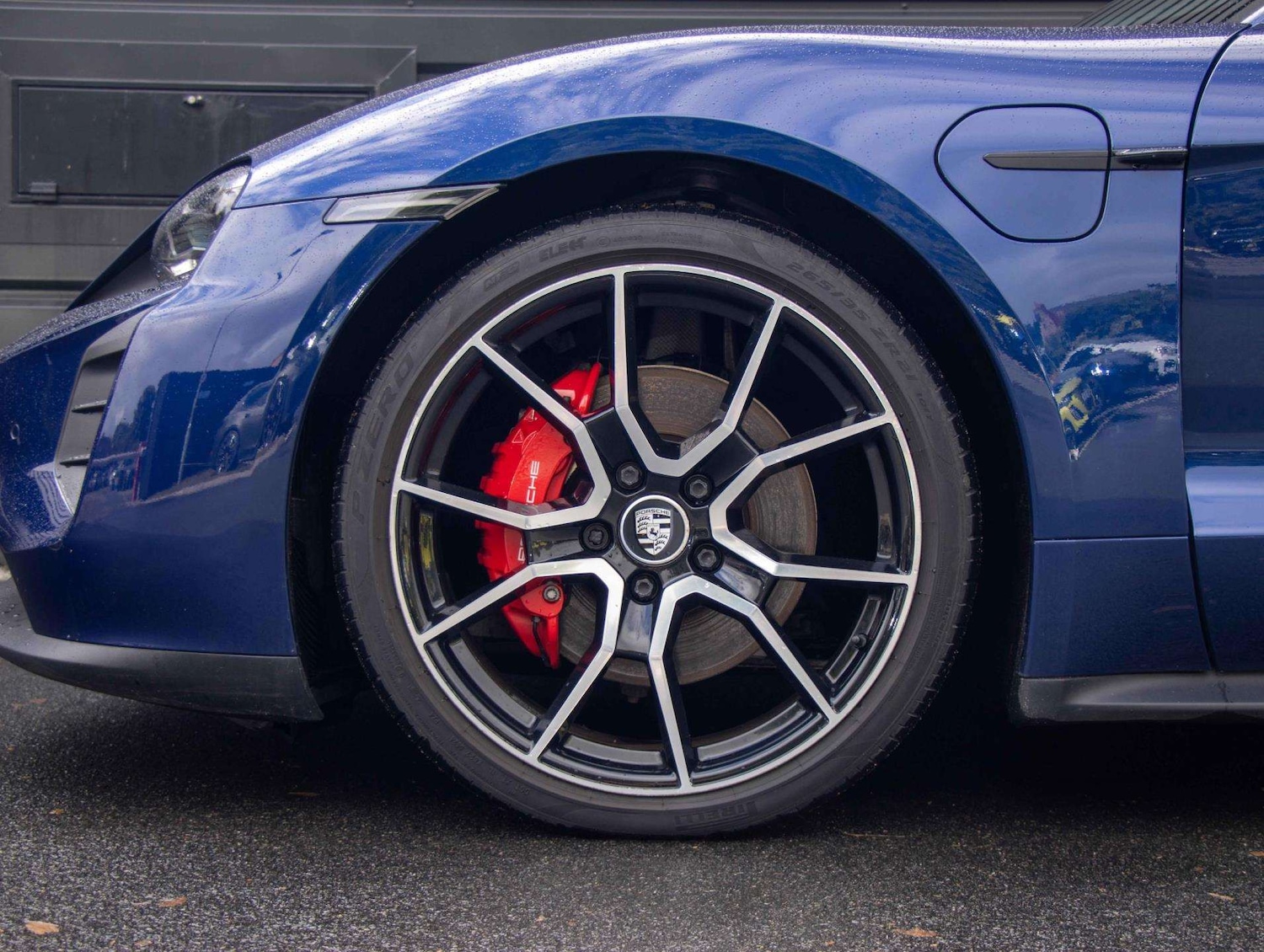 Used Porsche Taycan 2022 for sale - 77615358: Photo 4