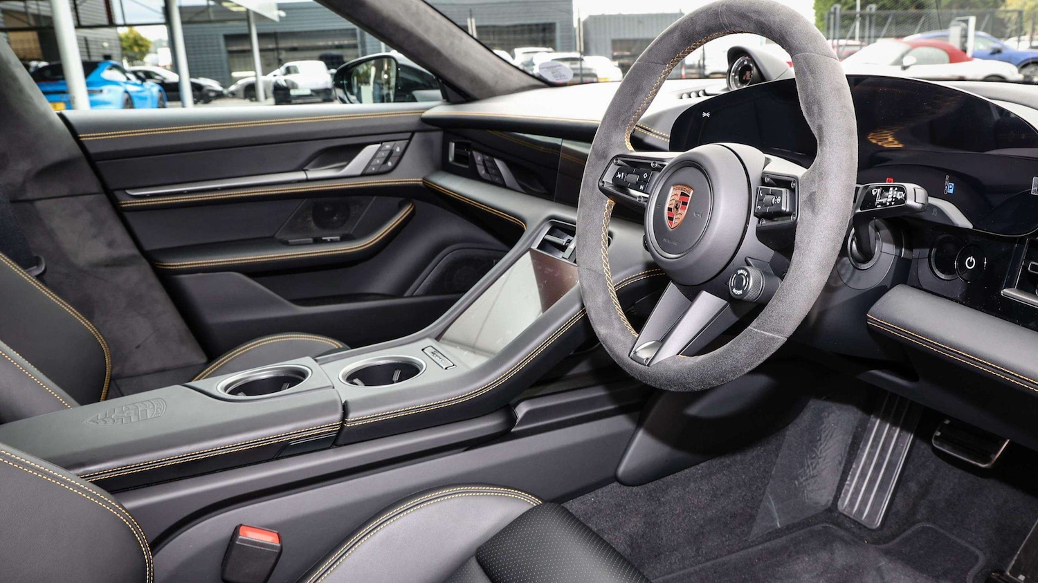 Used Porsche Taycan 2025 for sale - 76515666: Photo 12