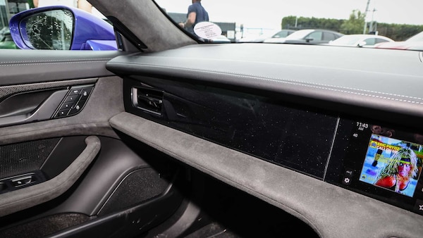 Used Porsche Taycan 2025 for sale - 75341976: Photo 14