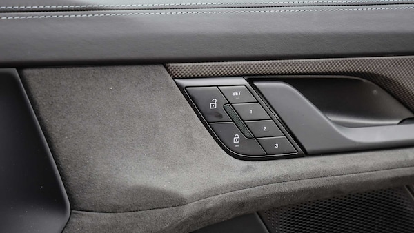 Used Porsche Taycan 2025 for sale - 75341976: Photo 24