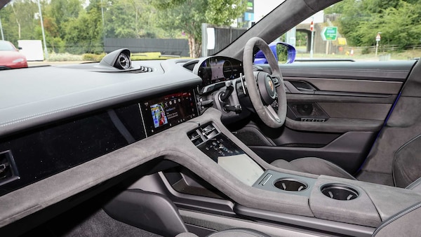 Used Porsche Taycan 2025 for sale - 75341976: Photo 3