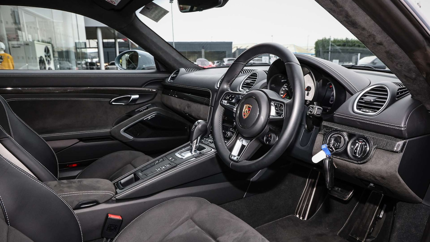 Used Porsche Cayman 2023 for sale - 76540793: Photo 13