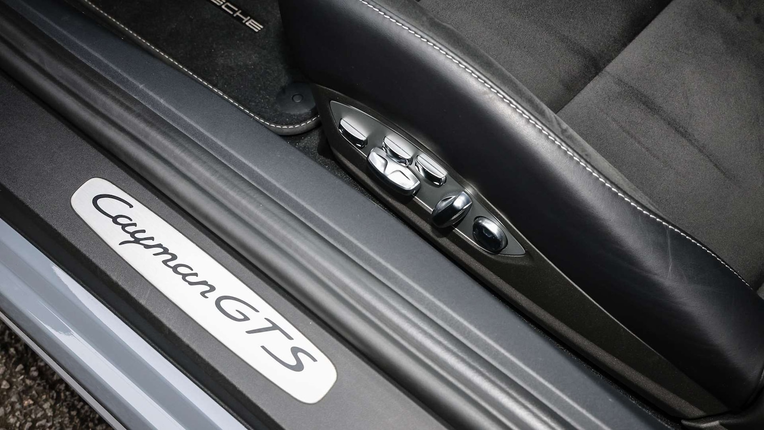 Used Porsche Cayman 2023 for sale - 76540793: Photo 24