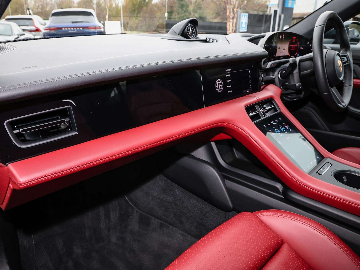 Used Porsche Taycan 2022 for sale - 76692073: Photo 12