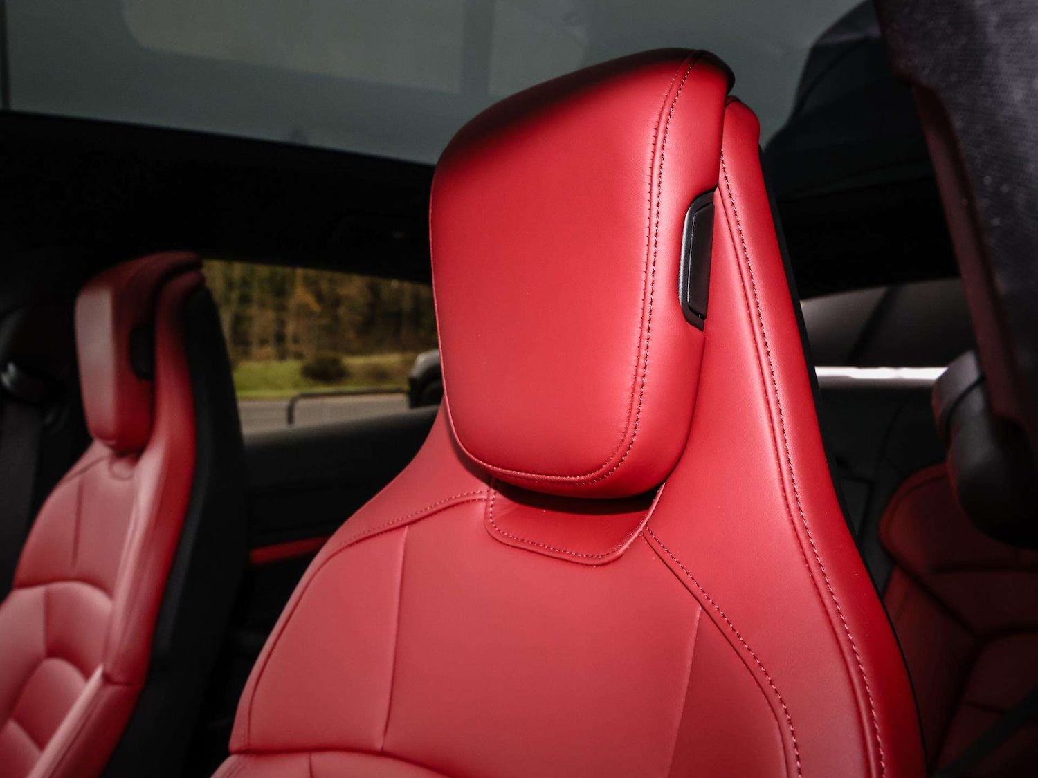 Used Porsche Taycan 2022 for sale - 76692073: Photo 16