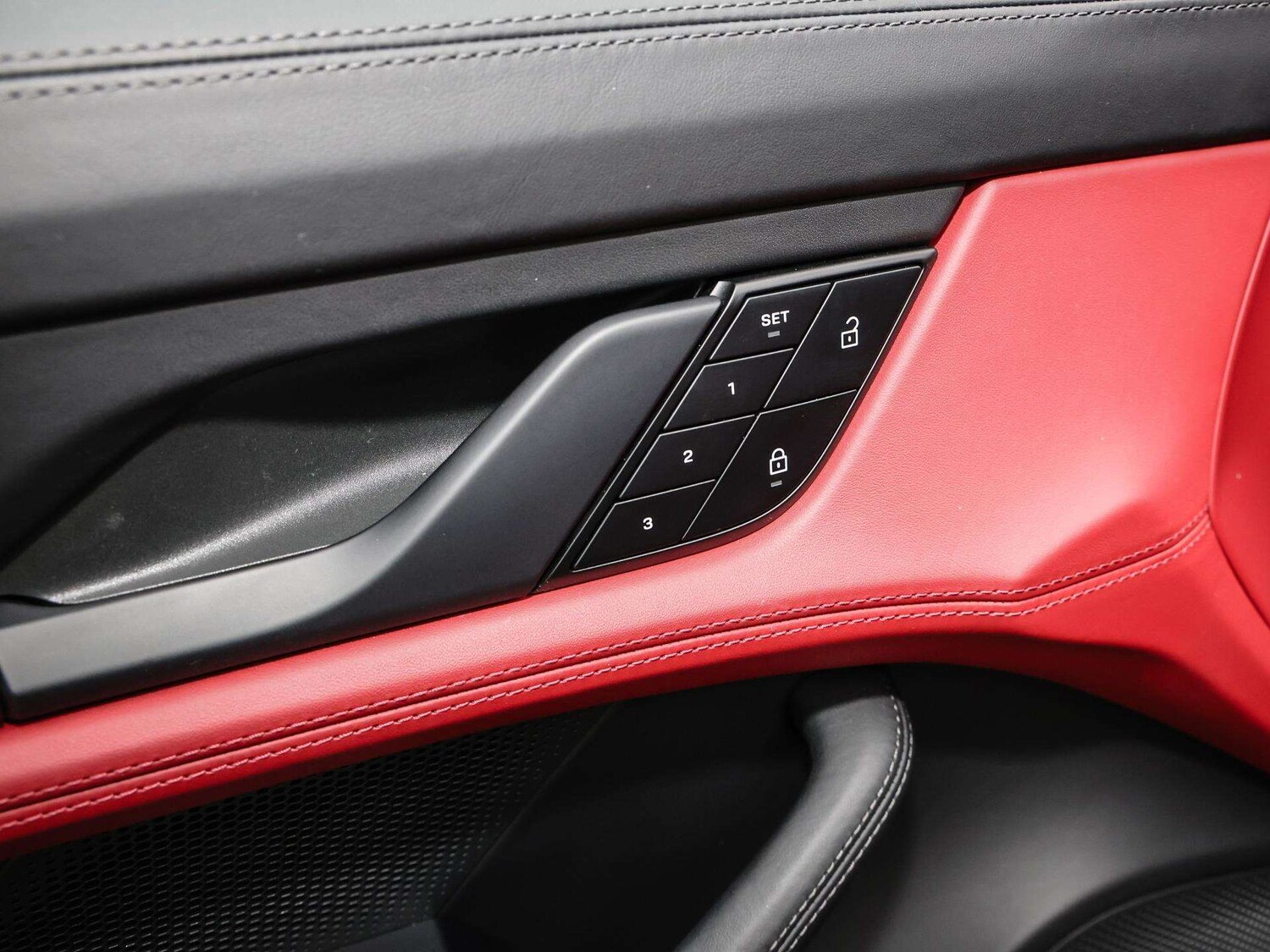 Used Porsche Taycan 2022 for sale - 76692073: Photo 26