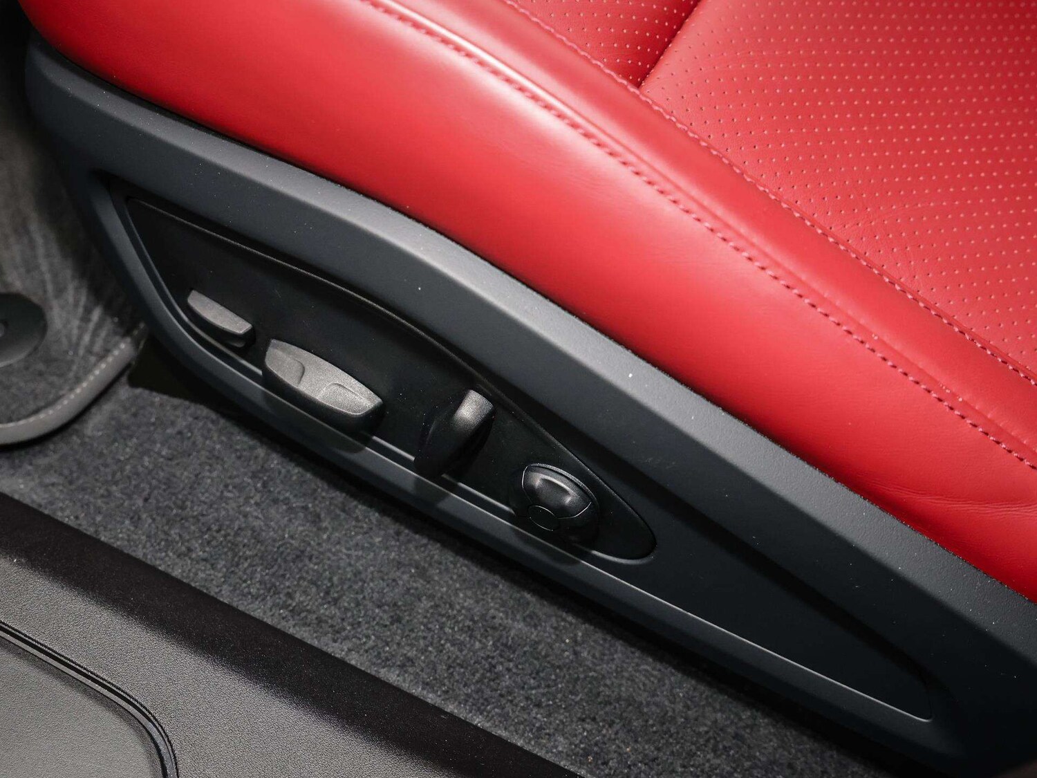 Used Porsche Taycan 2022 for sale - 76692073: Photo 27