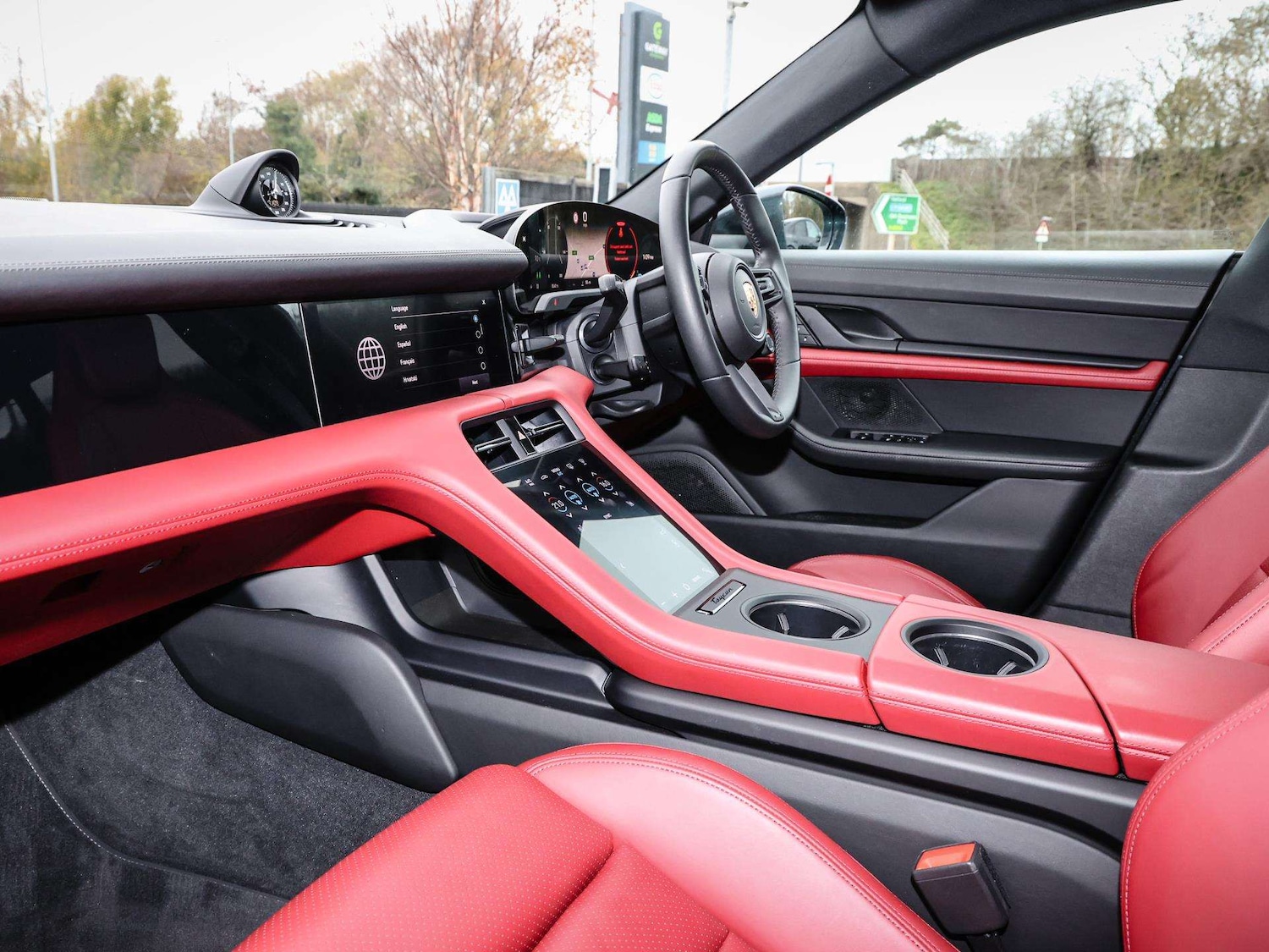 Used Porsche Taycan 2022 for sale - 76692073: Photo 5