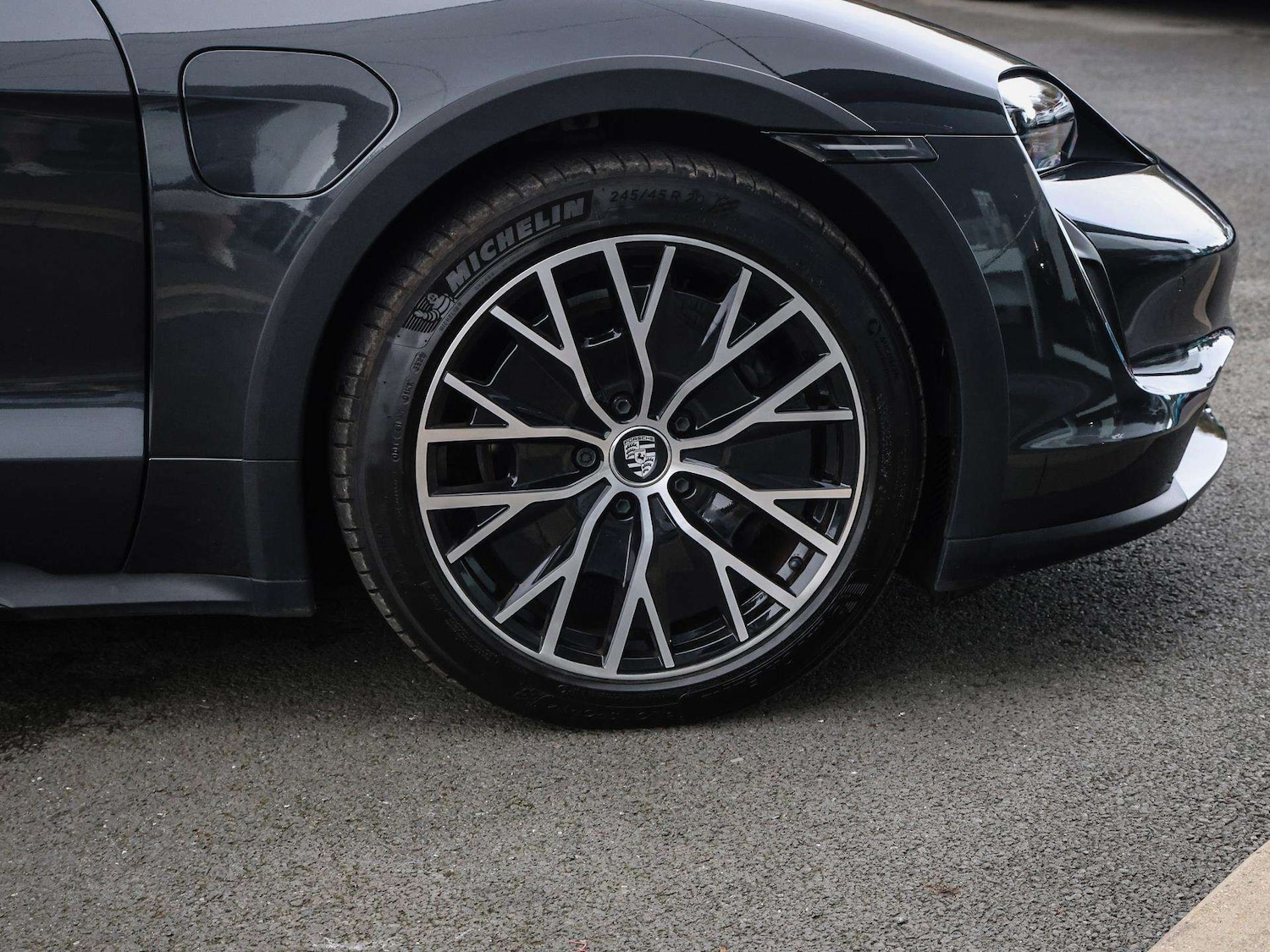 Used Porsche Taycan 2022 for sale - 76692073: Photo 6