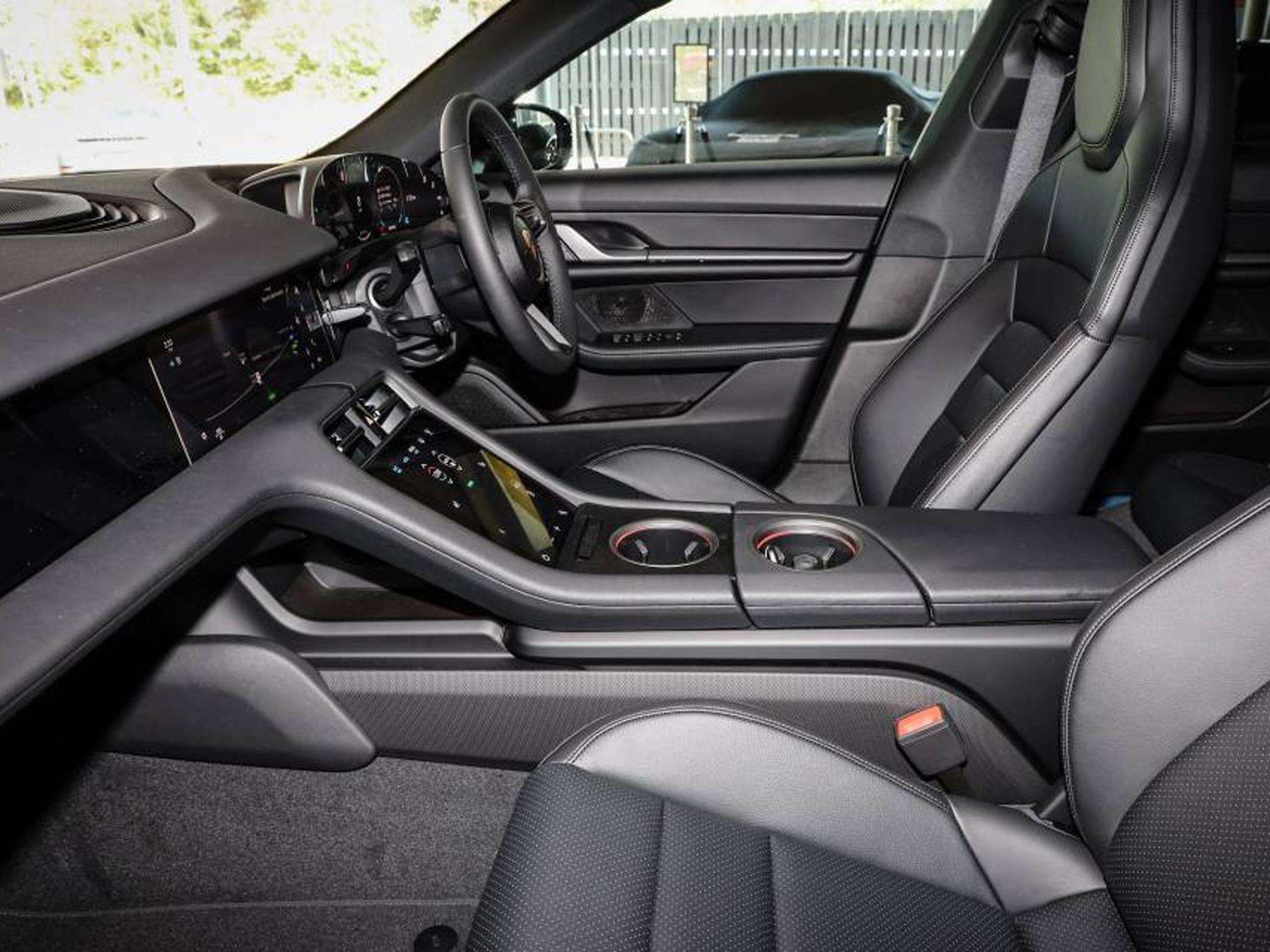 Used Porsche Taycan 2025 for sale - 76624550: Photo 12