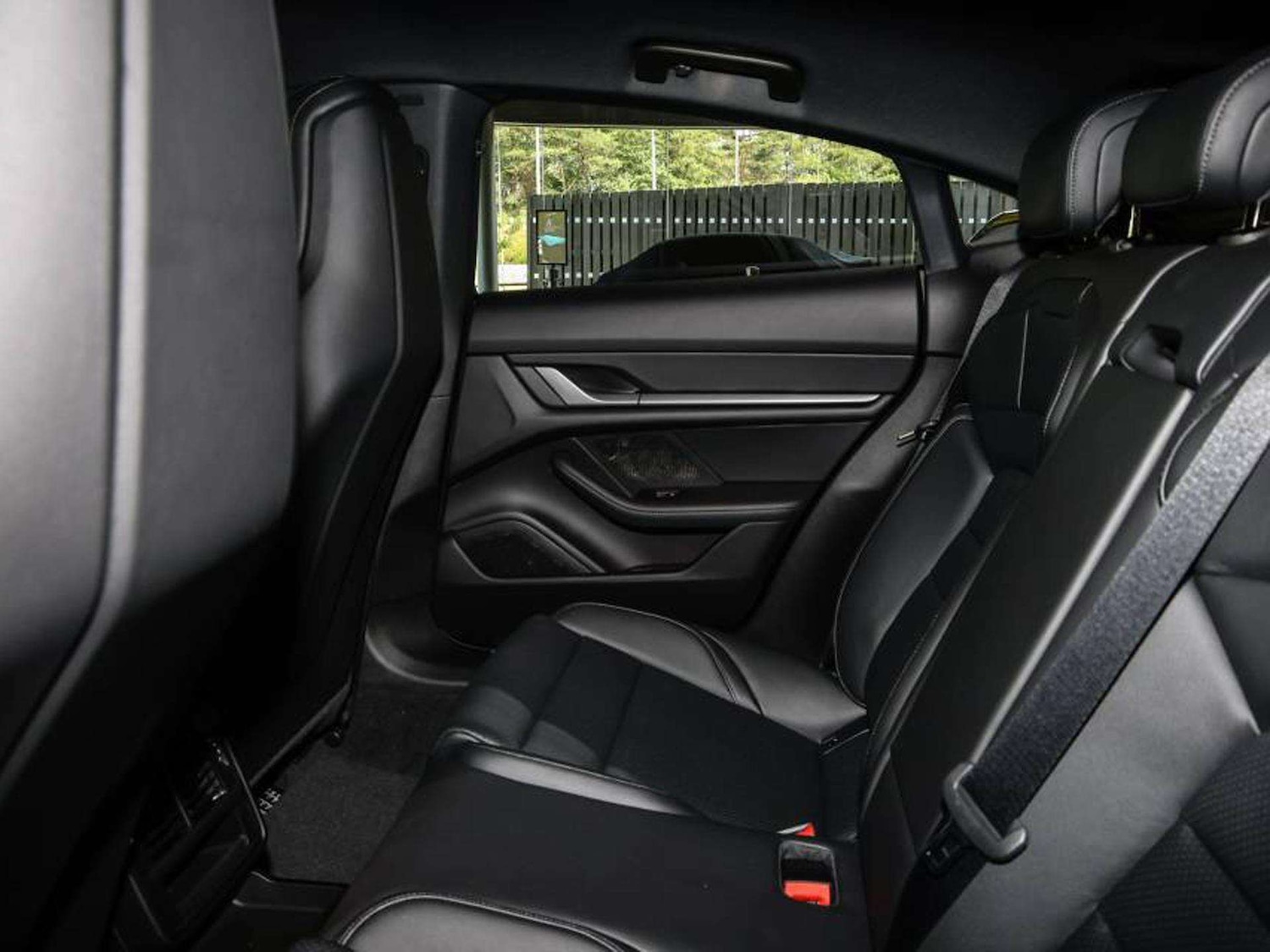 Used Porsche Taycan 2025 for sale - 76624550: Photo 13