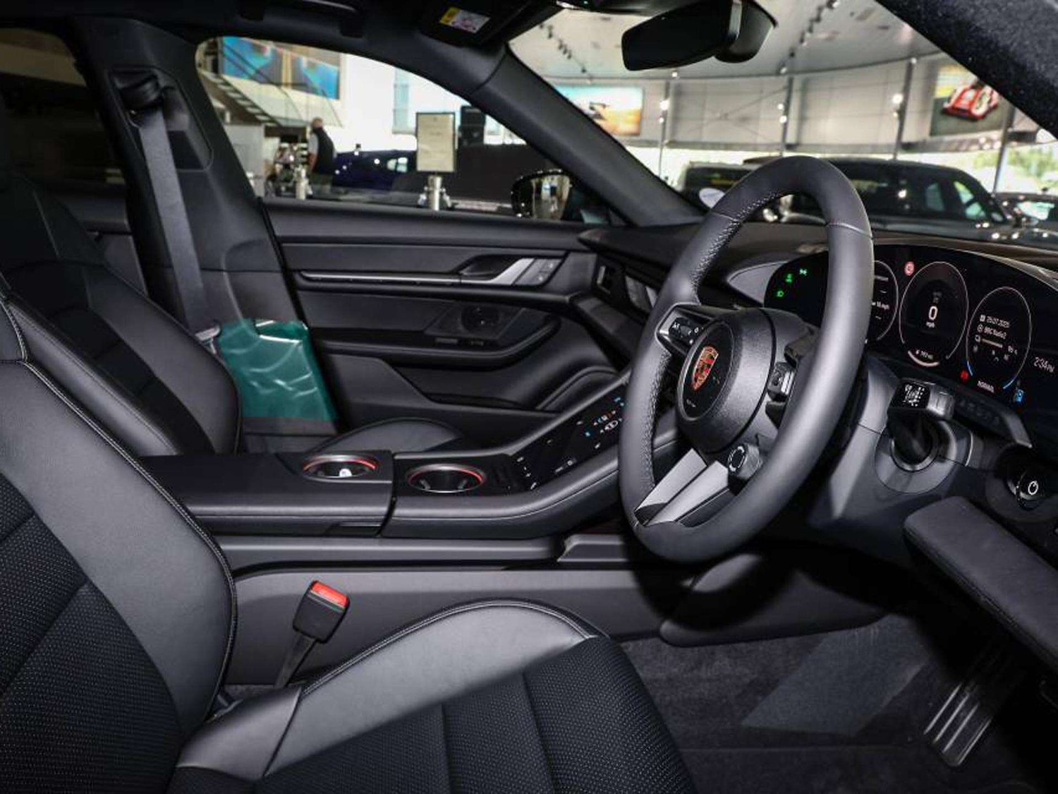 Used Porsche Taycan 2025 for sale - 76624550: Photo 9