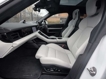 Used Porsche Taycan 2021 for sale - 78351976: Photo