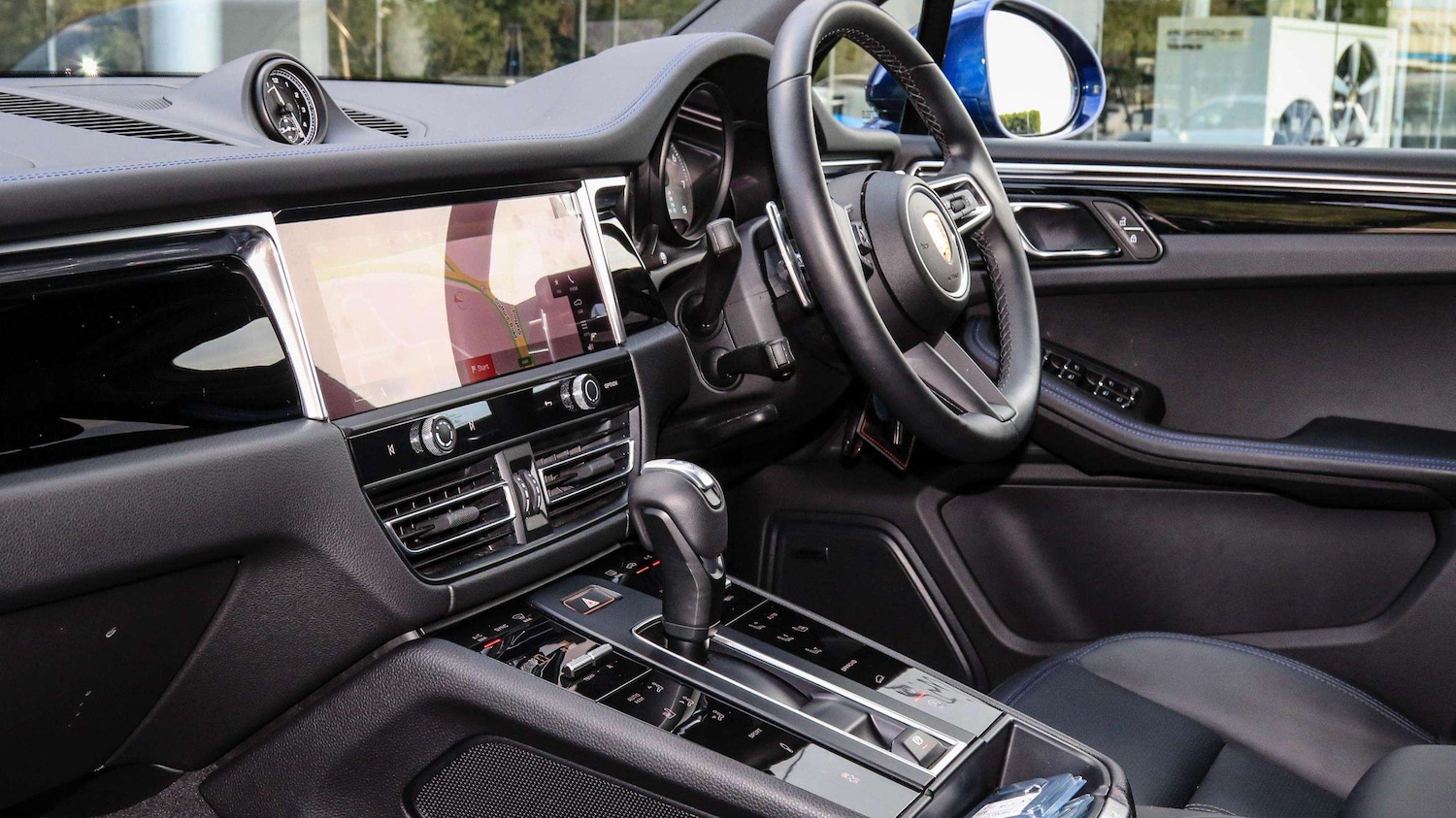 Used Porsche Macan 2023 for sale - 77913939: Photo 10