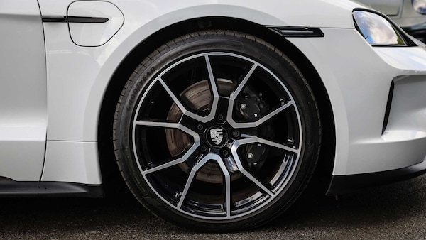 Used Porsche Taycan 2024 for sale - 75217985: Photo 6