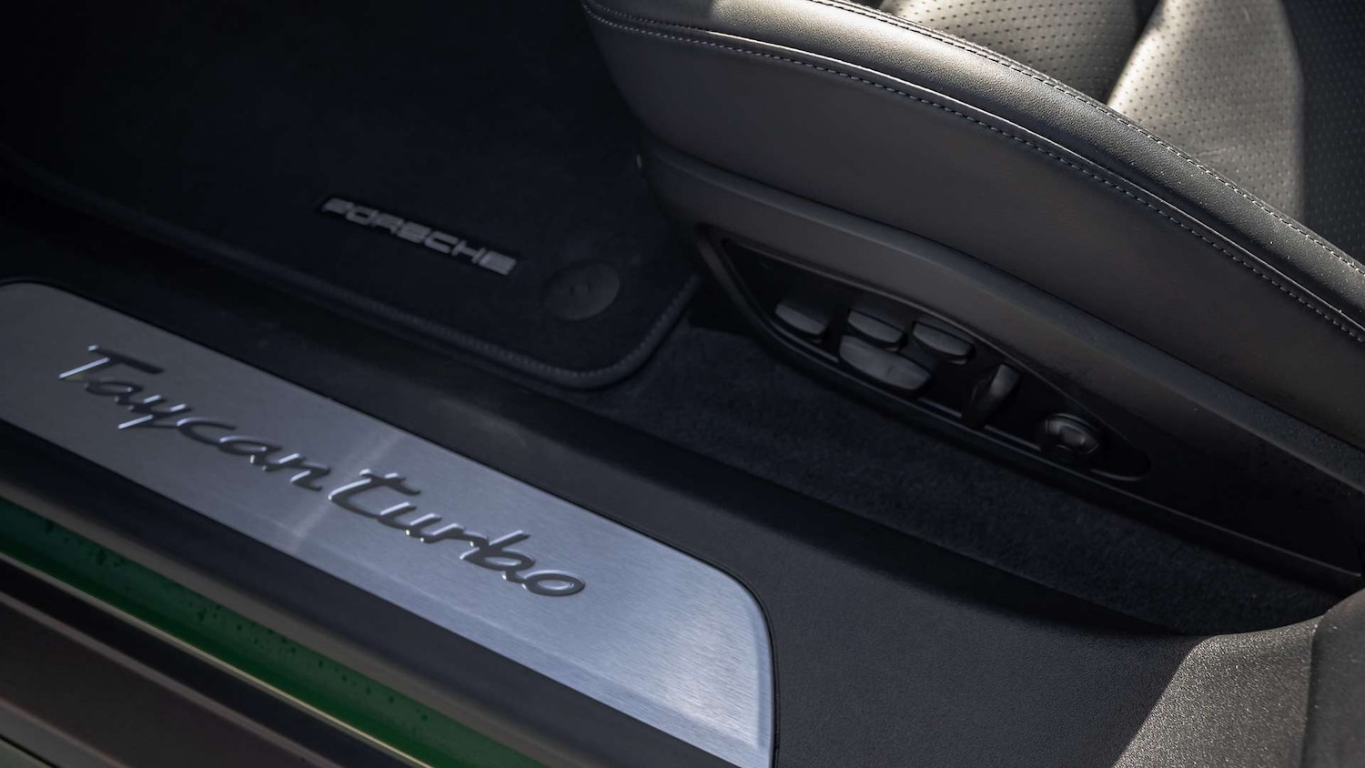 Used Porsche Taycan 2022 for sale - 76540743: Photo 27