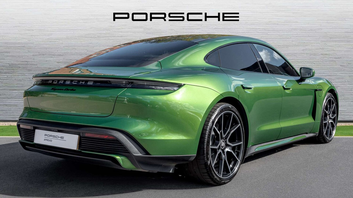 Used Porsche Taycan 2022 for sale - 76540743: Photo 3