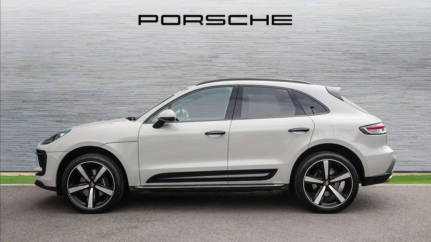Used Porsche Macan 2024 for sale - 76732305: Photo 8