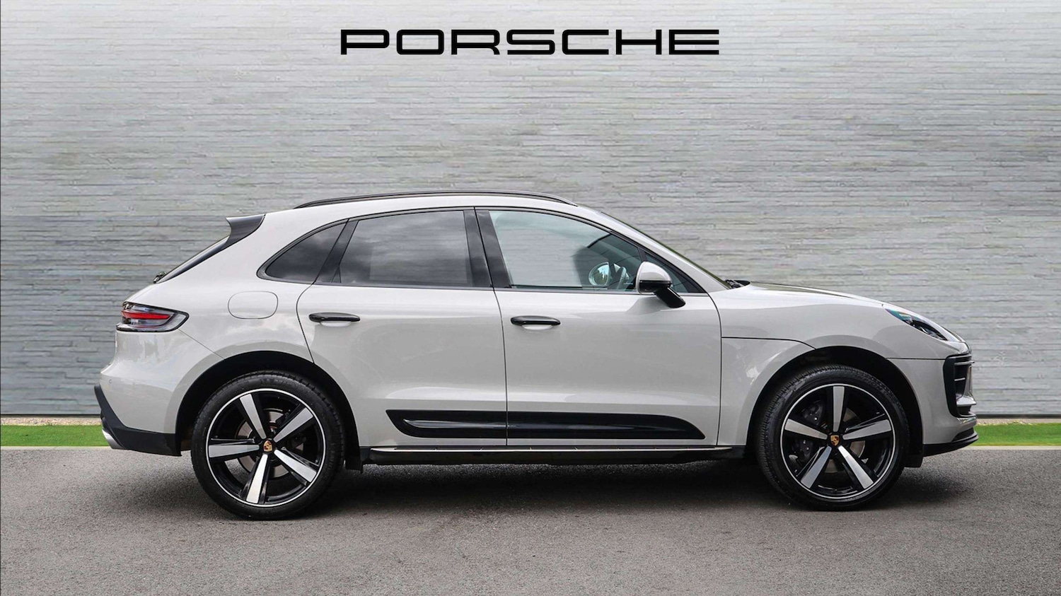 Used Porsche Macan 2024 for sale - 76732305: Photo 9