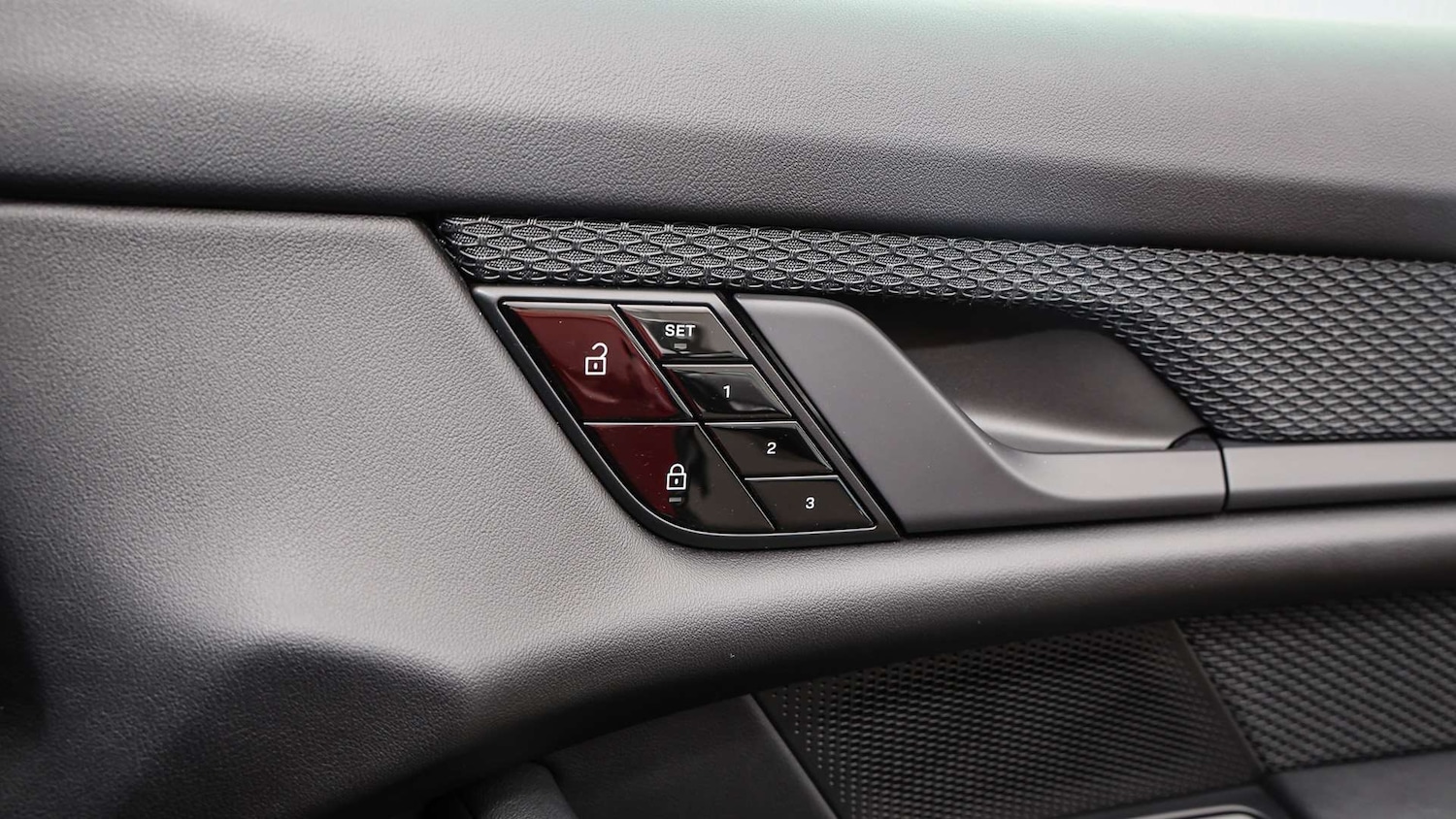 Used Porsche Taycan 2020 for sale - 77428963: Photo 21