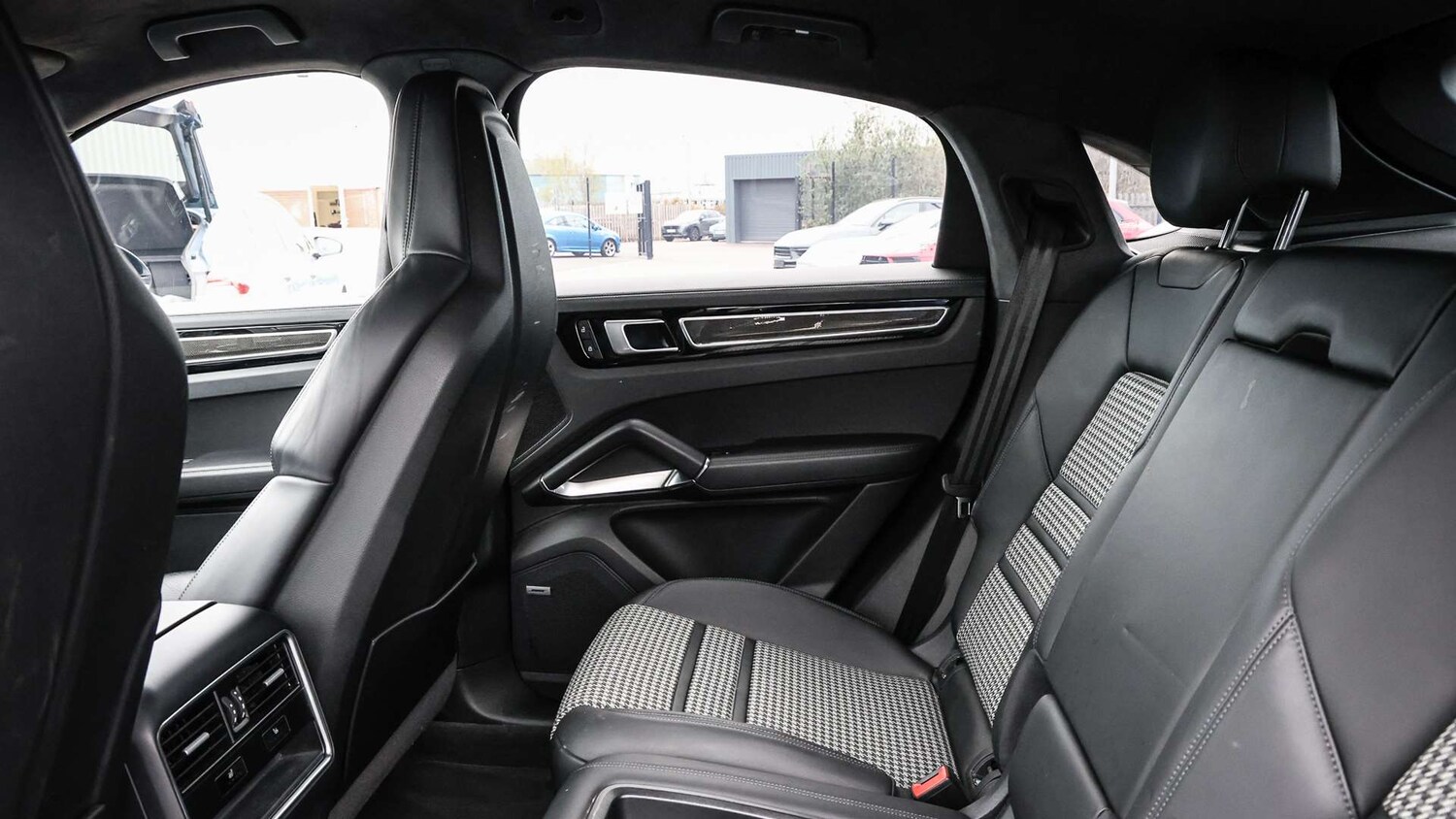 Used Porsche Cayenne 2021 for sale - 78076743: Photo 16