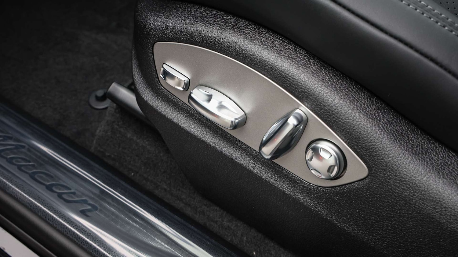 Used Porsche Macan 2025 for sale - 76842808: Photo 26