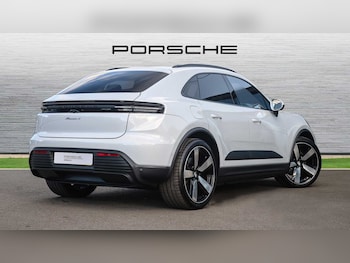 Used Porsche Macan 2024 for sale - 75216802: Photo