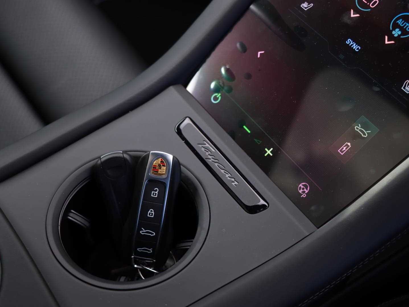 Used Porsche Taycan 2025 for sale - 77194690: Photo 12