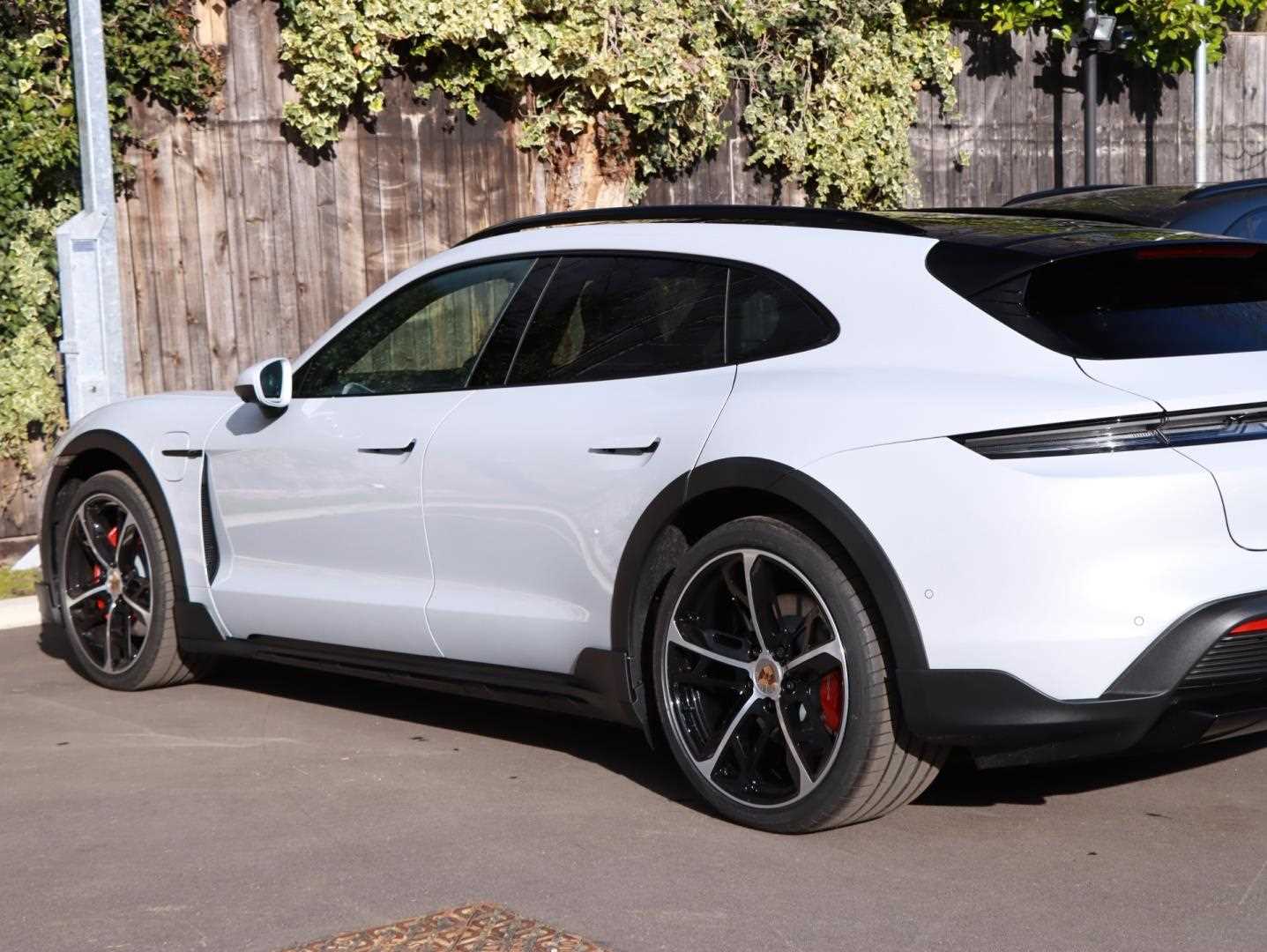 Used Porsche Taycan 2025 for sale - 77194690: Photo 22