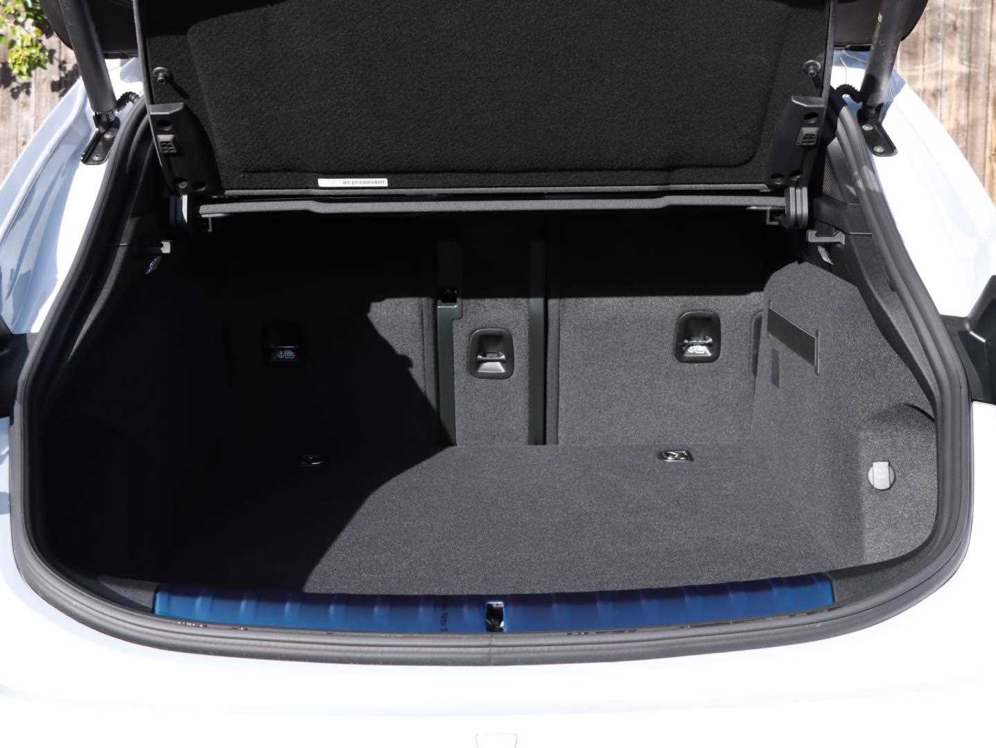 Used Porsche Taycan 2025 for sale - 77194690: Photo 24